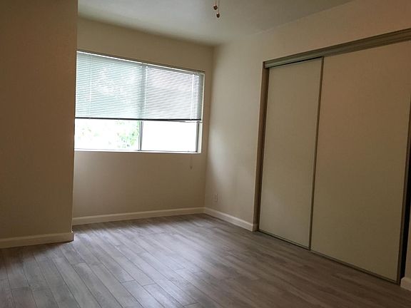 3rd image of 5714 Saxony Ct