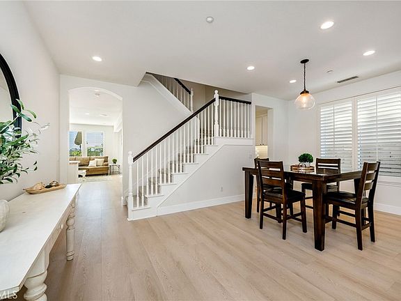 2nd image of 1204 Vista Jardin
