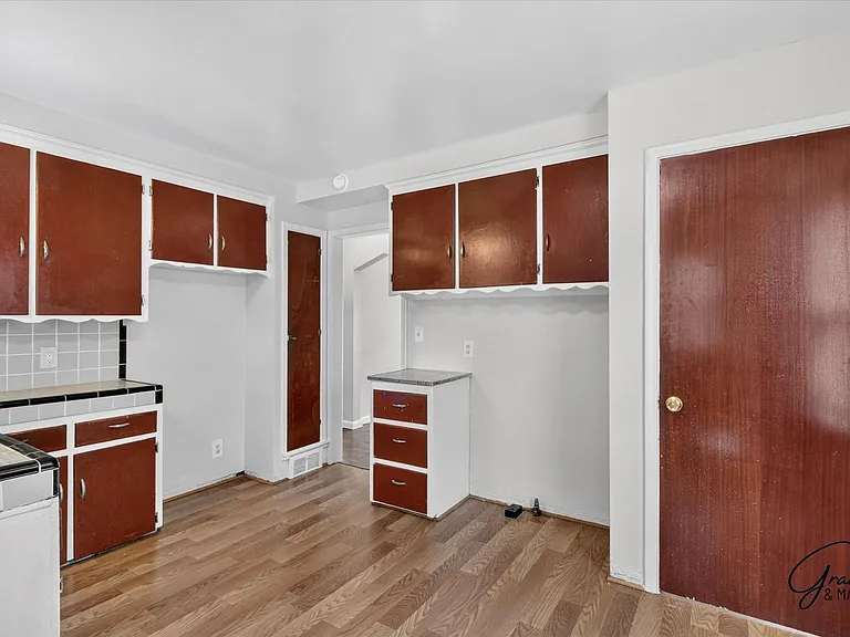 5915 Lodewyck St — Photo 9