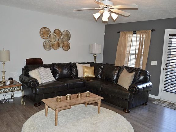 2nd image of 120 Oak Valley Cir