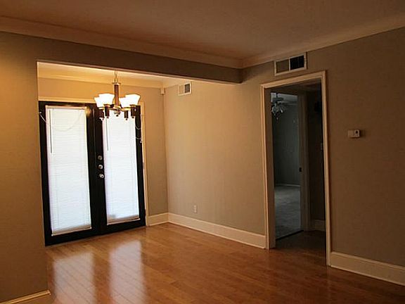 5th image of 7807 Meadow Park Dr Unit 207