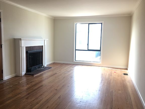 3rd image of 139 E Vista Ave