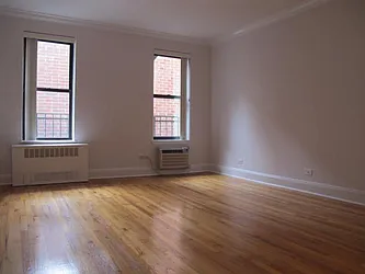 Rented by Metropolis Real Estate of Manhattan