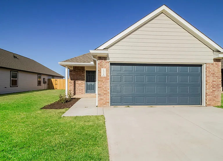 2508 Rosewood Ln — Photo 1
