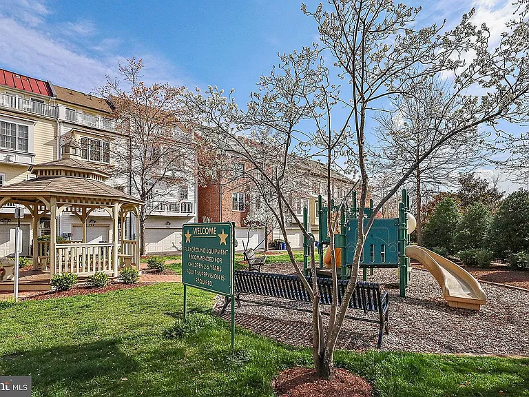 1718 W Abingdon Dr #202 — Photo 27