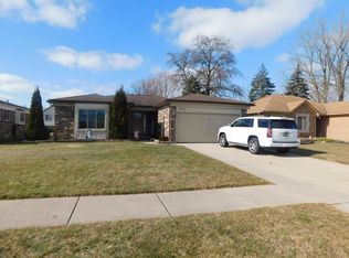 35141 Wright Cir, Sterling Heights, MI 48310