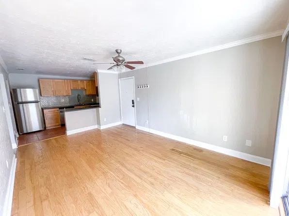 1015 SW 9th St, Gainesville, FL