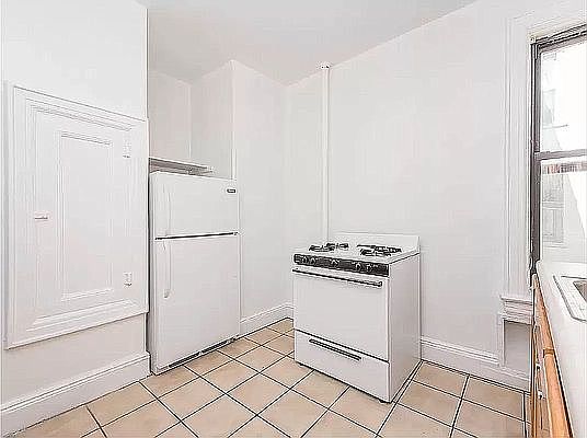 4th image of 31-33 35th St #3M