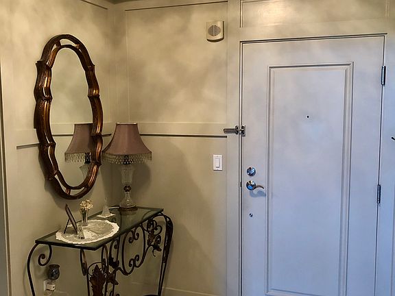 3rd image of 232 N Kingshighway Blvd APT 1009