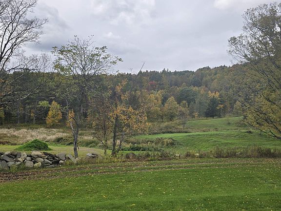 3rd image of 284 Elm Hill