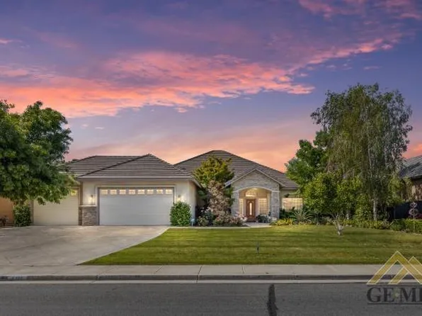 8307 Sterling Grove Ln, Bakersfield, CA 93312