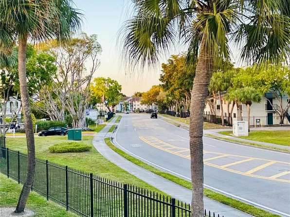 7012 NW 179th St APT 209, Hialeah, FL 33015