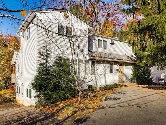 3rd image of 12 Manor Dr