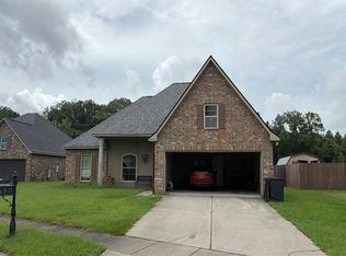 19925 Pecan Hill Dr, Zachary, LA 70791