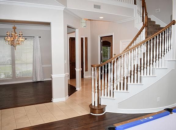 4th image of 4805 Lakewood Dr