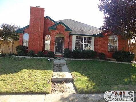 1st image of 10761 Castle Dr