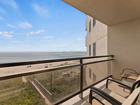 1 Cleaves St APT 308, Old Orchard Beach, ME 04064