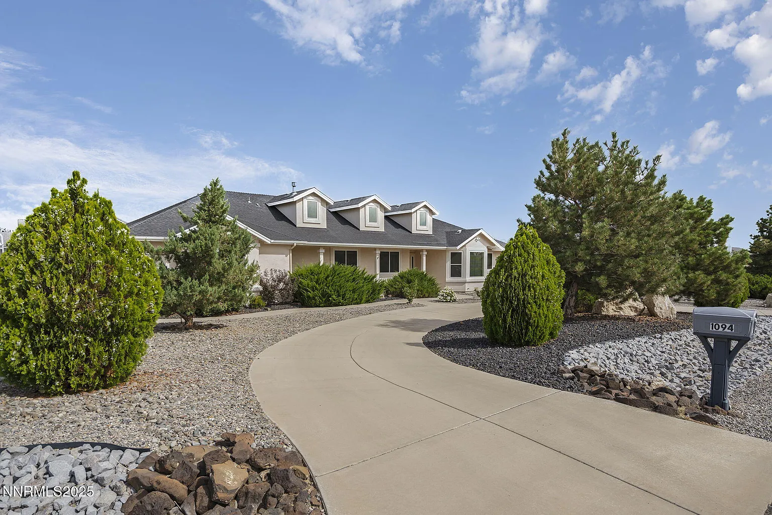 1094 Rawhide Dr photo 1