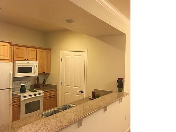 2nd image of 604 S Fair Oaks Ave