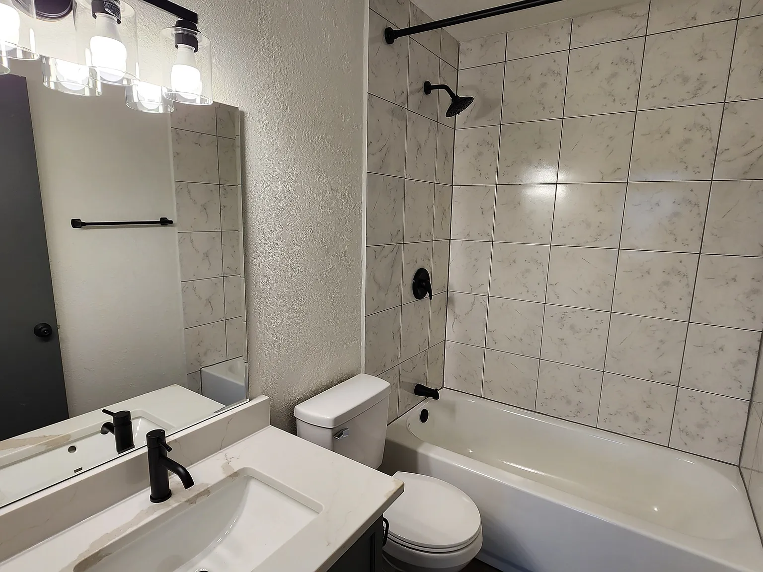 717 Wolftrap Dr — Photo 3