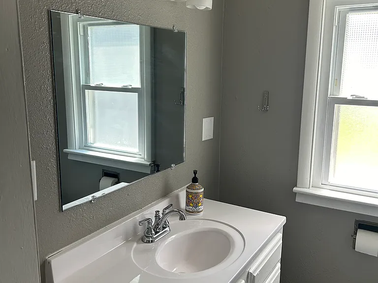 829 S Washington St — Photo 13