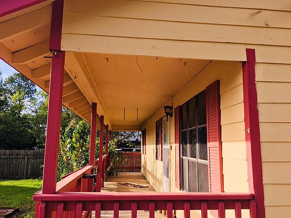 Another view of the front porch!
