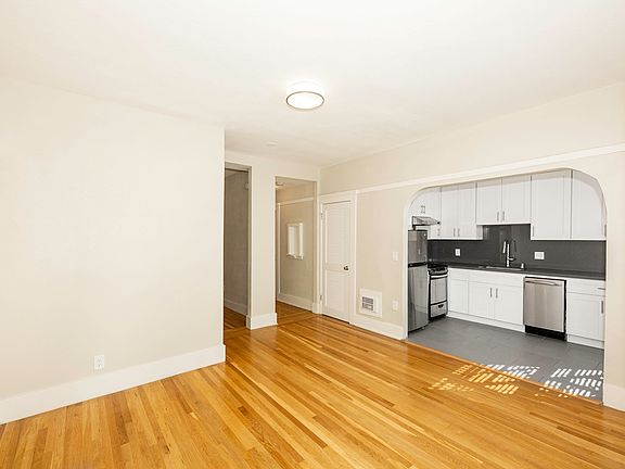 5th image of 735 Ofarrell St APT 25