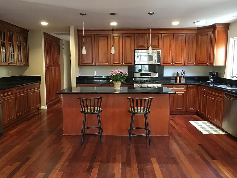 17315 Francisco Dr — Photo 4