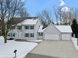 N2983 Farmstead Dr, Appleton, WI 54915