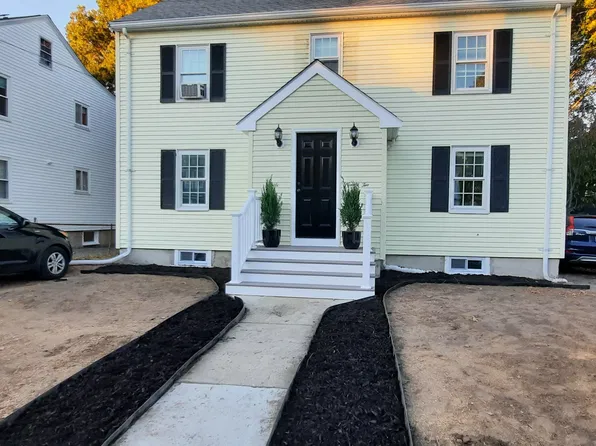 90 Fuller St #1, Waltham, MA 02453