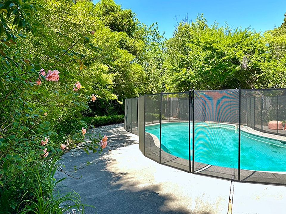 1st image of 10061 Riverside Dr