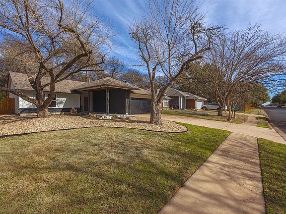 2nd image of 2404 Monarch Dr