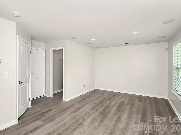 2128 Arbor Loop Dr — Photo 24