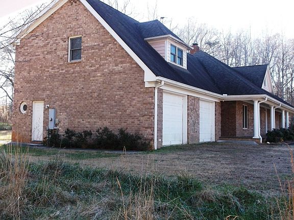 3rd image of 4136 Crown Oaks Dr