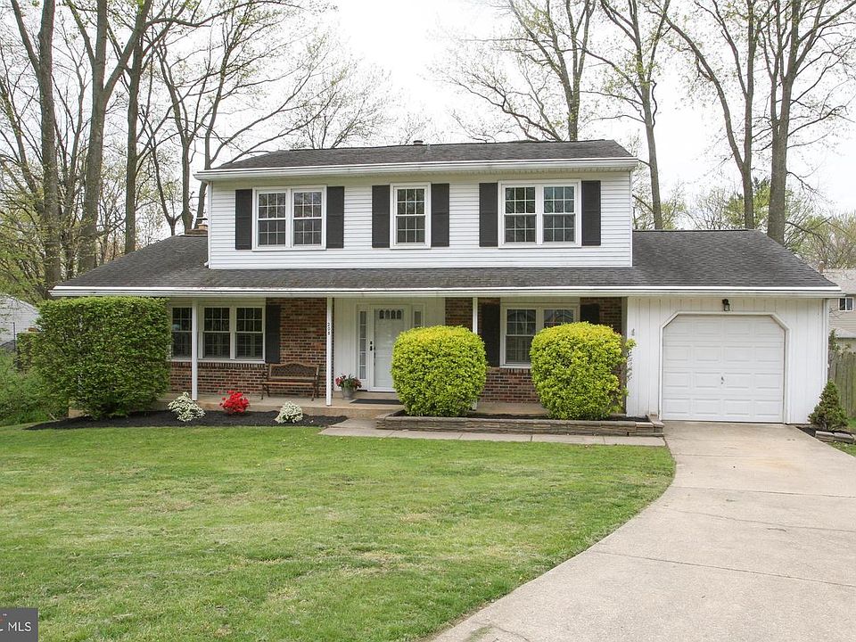 1st image of 208 Seminole Dr
