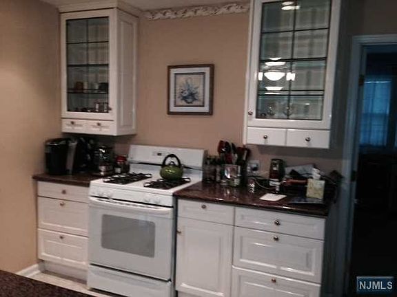 4th image of 671 Godwin Ave