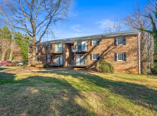 Renovated, Quiet 2 Bedroom in the Heart of GSO, Greensboro, NC 27407