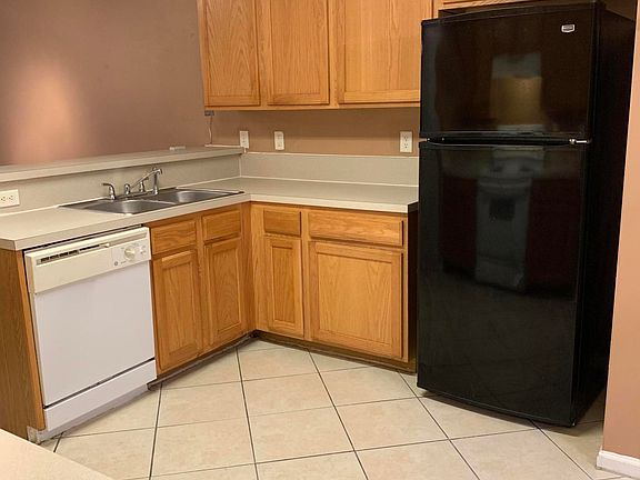 4th image of 5649 Bennington Dr