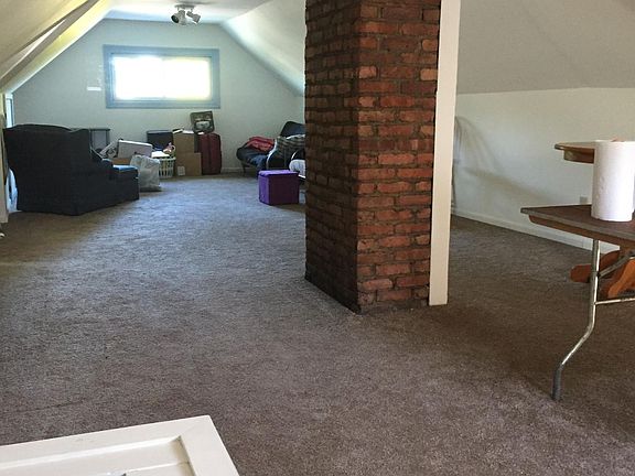 Third floor bonus space