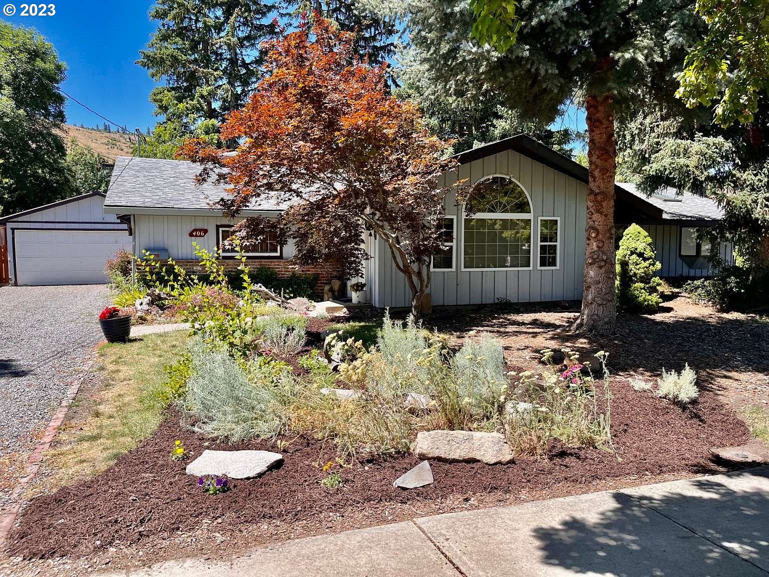 406 2nd St, La Grande, OR 97850 Zillow