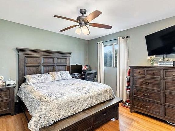 5th image of 14809 Lefloss Ave