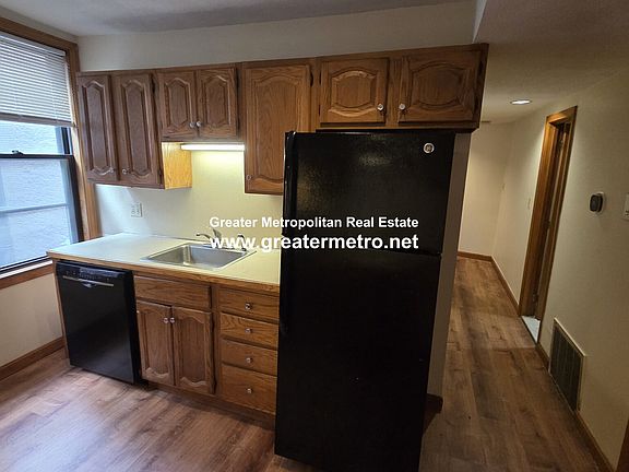 4th image of 3 Holden Ct APT 2