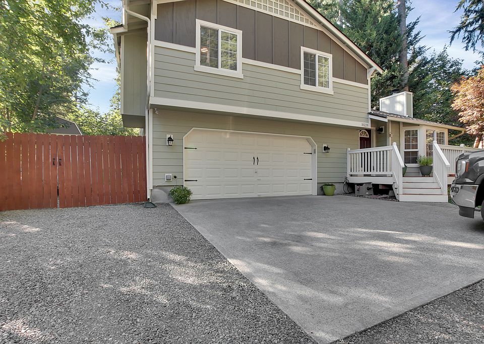 1st image of 18229 Rockwood Ct SE