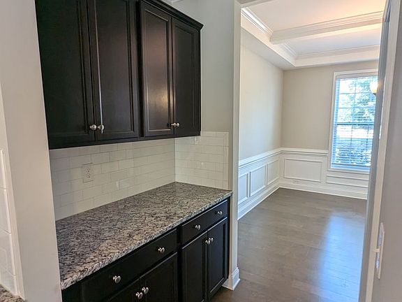 5th image of 3979 Lake Breeze Dr