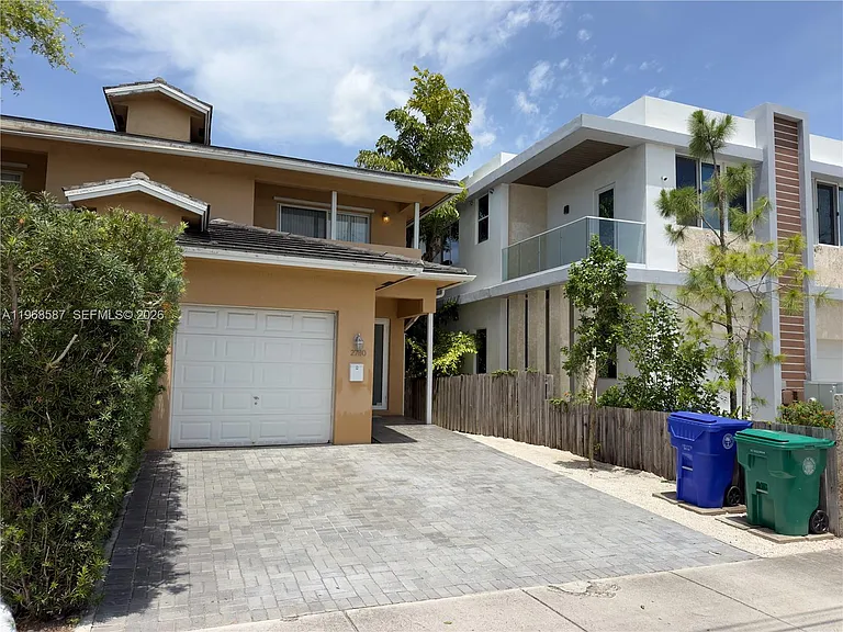 2780 SW 33rd Ave — Photo 2