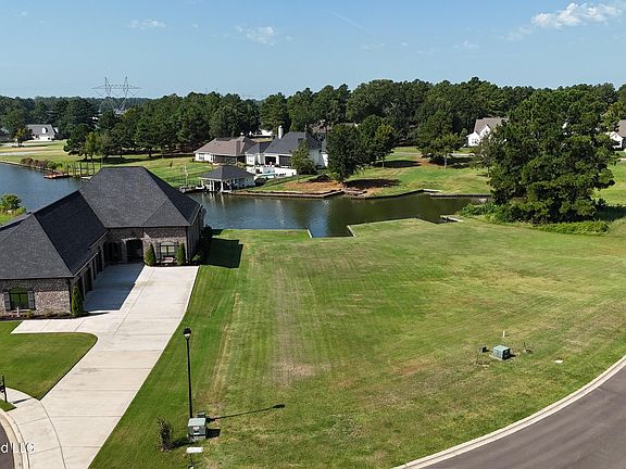 5th image of 211 Harpers Way
