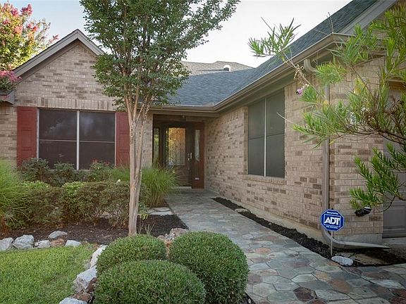 4th image of 2946 Greenway Dr