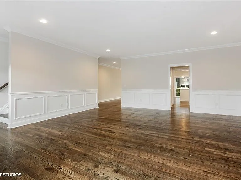 Belmont Estates Townhomes — Photo 10