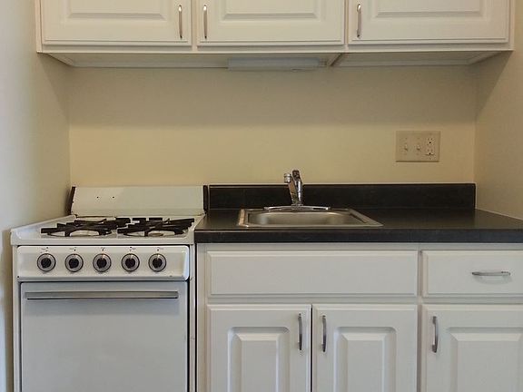 5th image of 1819 N Cambridge Ave APT 307