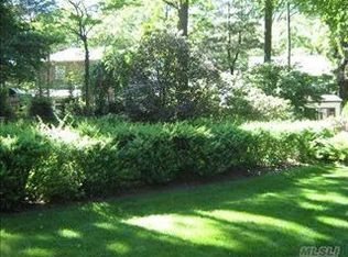 114 Ridge Cres, Manhasset, NY 11030